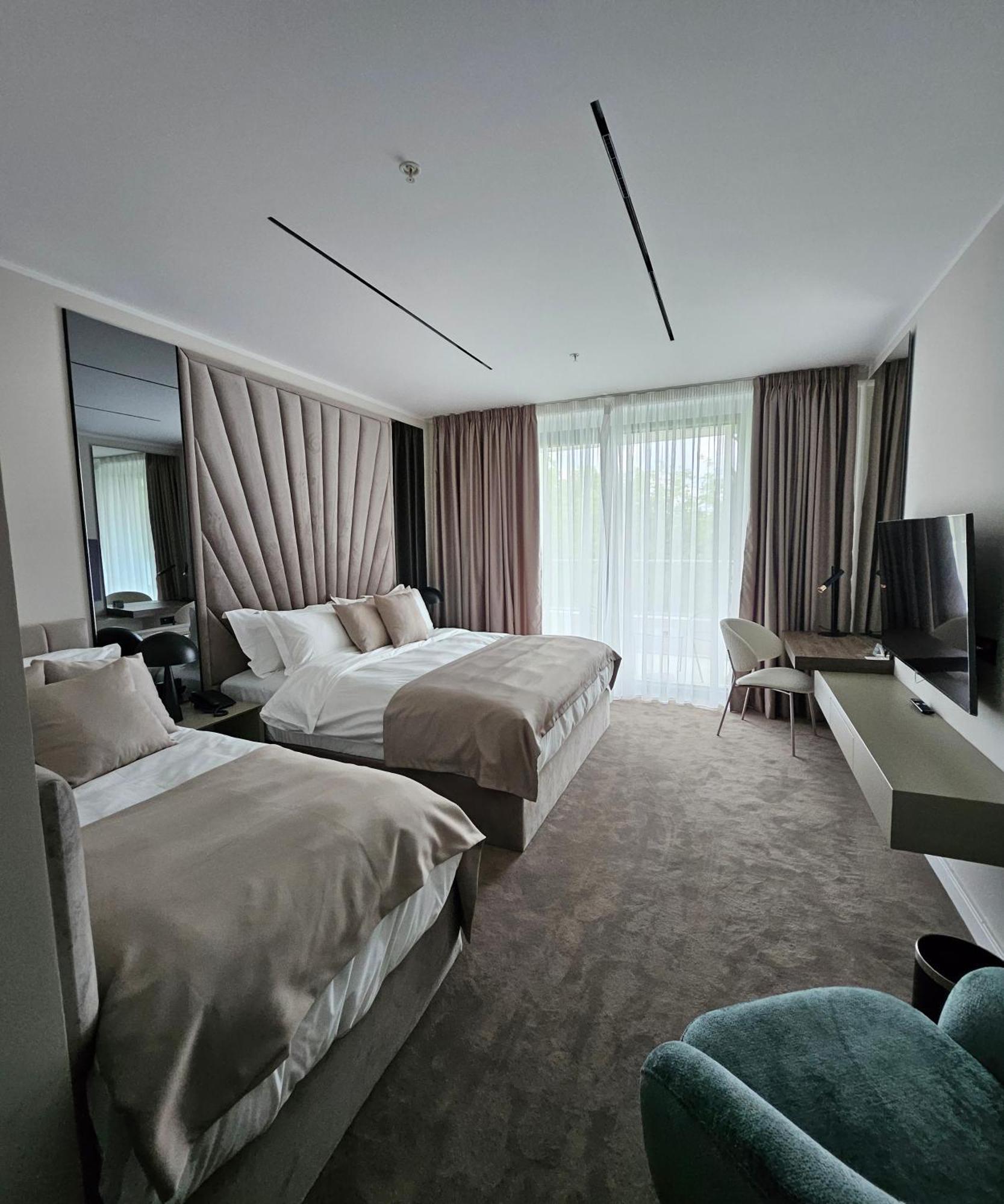 New Belgrade Premium Hotel Quarto foto